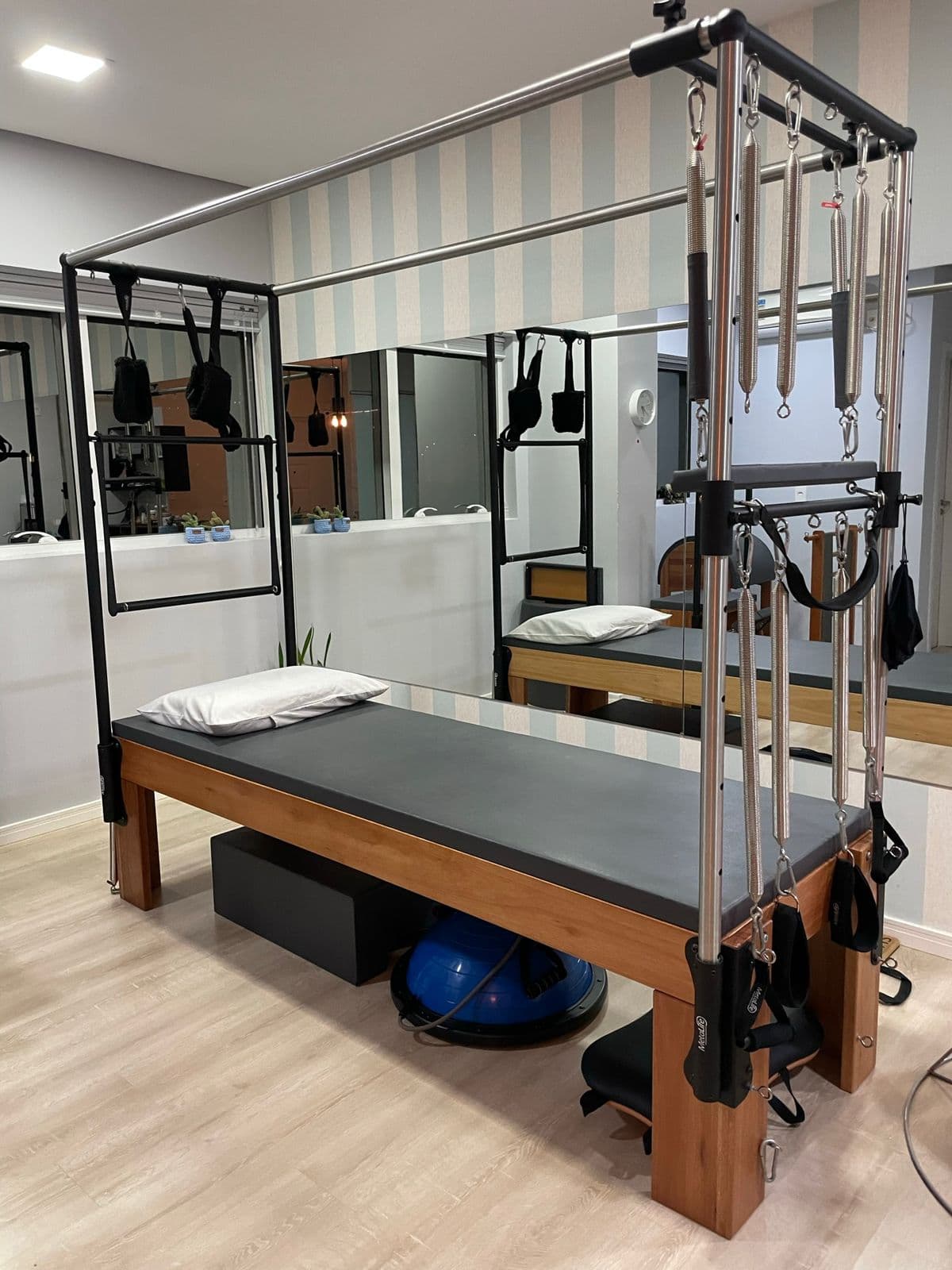 Equipamento moderno de pilates na Lavitali